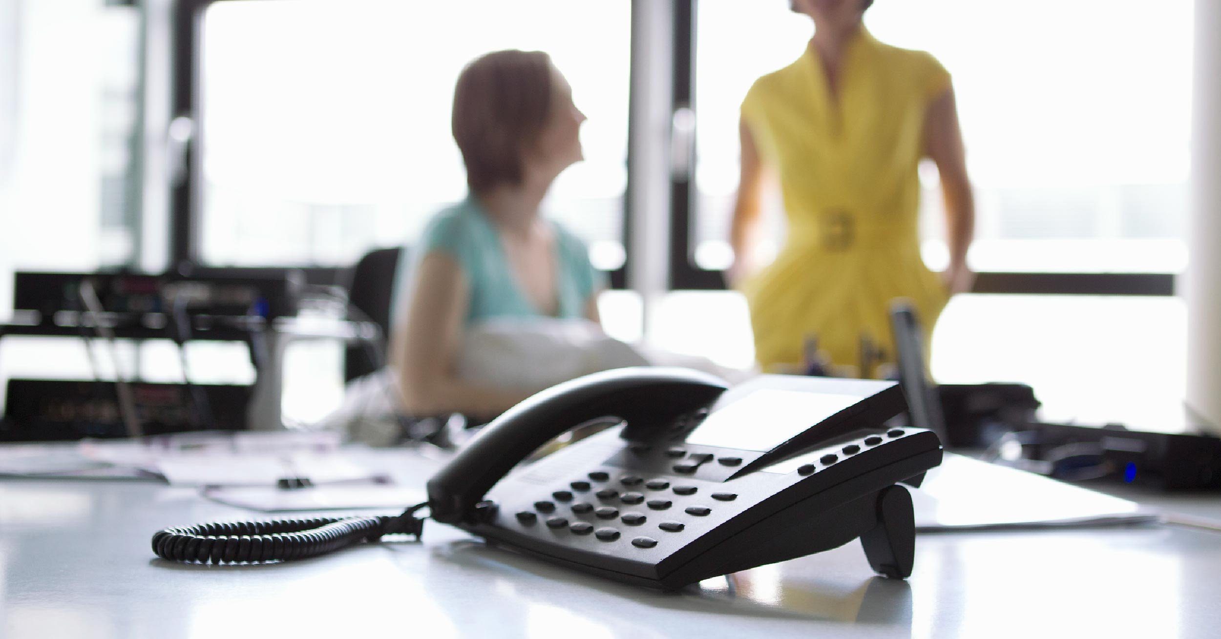 phone-on-desk